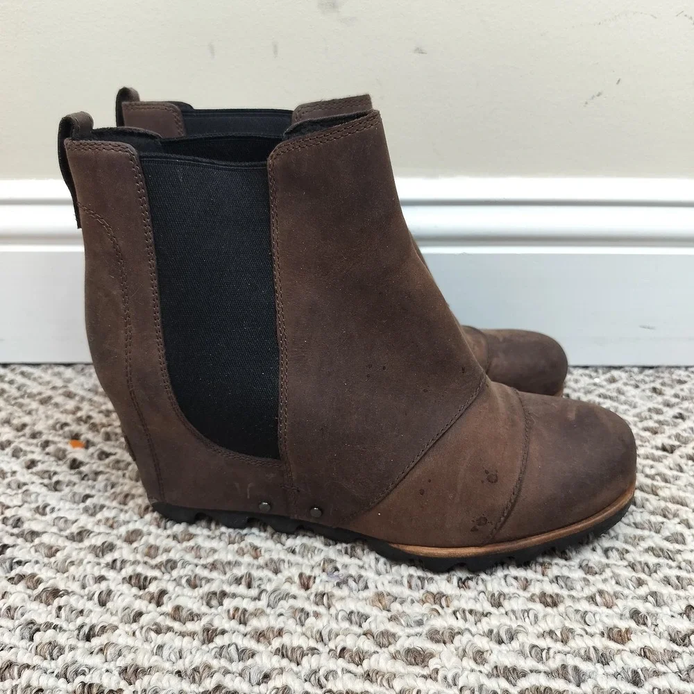 SOREL Joan of Arctic Wedge Chelsea Boots 9 Women's Elk Brown Leather Bootie